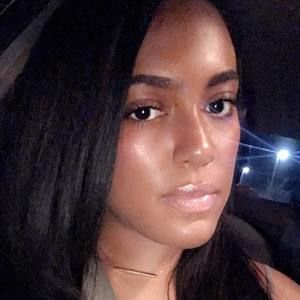 Meet your Posher, Adrianna